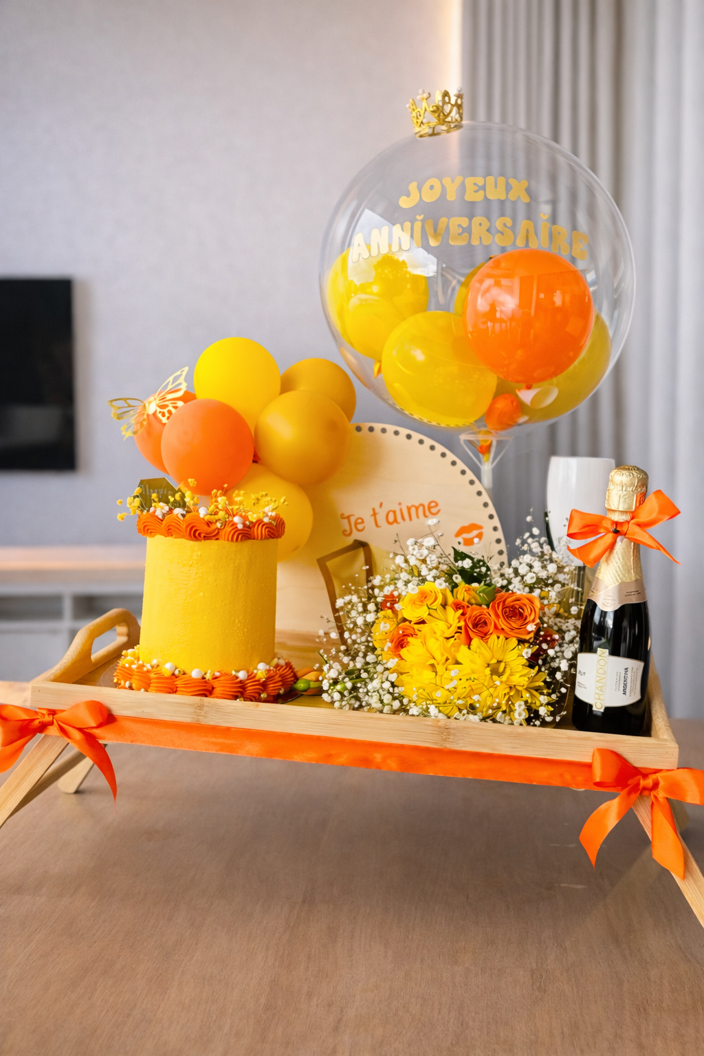 LE PLATEAU - DELUXE SURPRISE